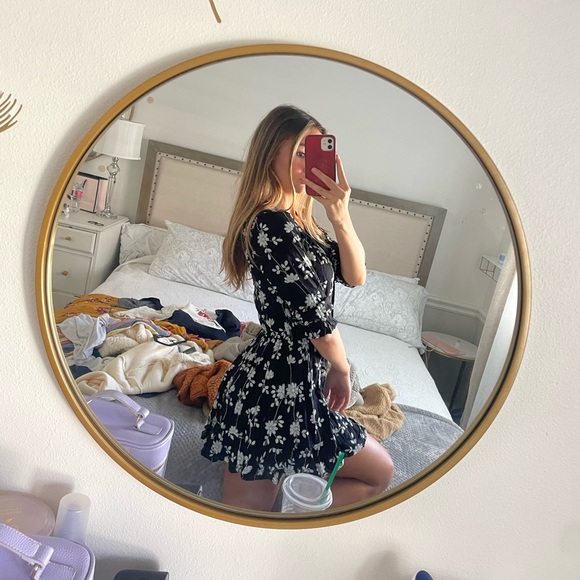 BLACK AND WHITE FLORAL DRESS - Picture 4 of 6